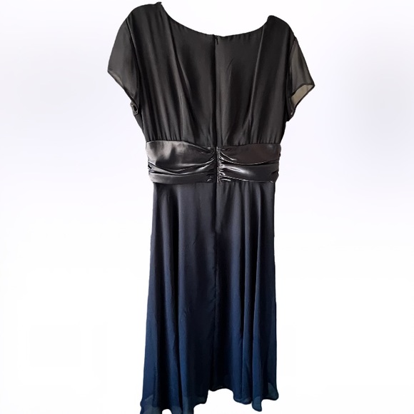 Connected Apparel Black dress size 12 sleeves fully lined - Picture 4 of 6